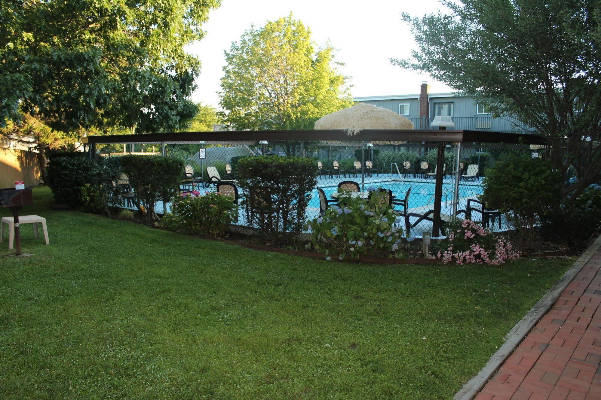 Kenny'S Tipperary Inn Montauk Exterior photo